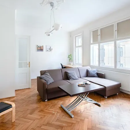 Your Second Right Next To The Old Town Square Apartment Prag